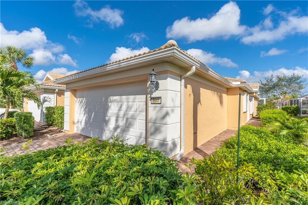 8641 Erice Ct Property Photo 5