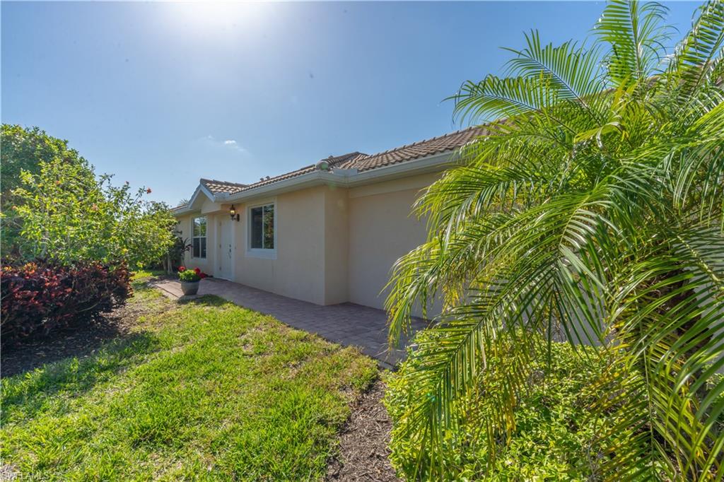 8642 Genova Ct Property Photo 4