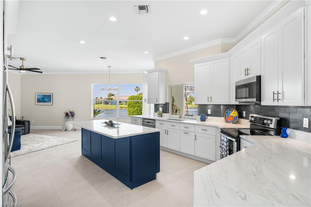 12903 Kedleston Cir Property Photo 3