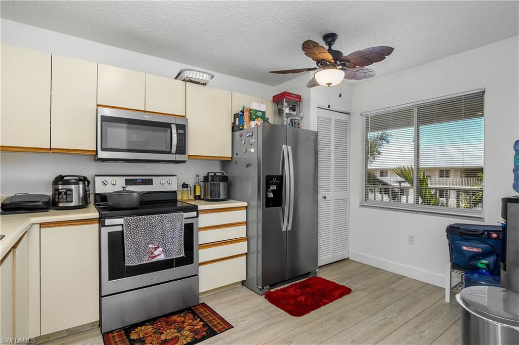 3012 Sandpiper Bay Cir # D301 Property Photo 27