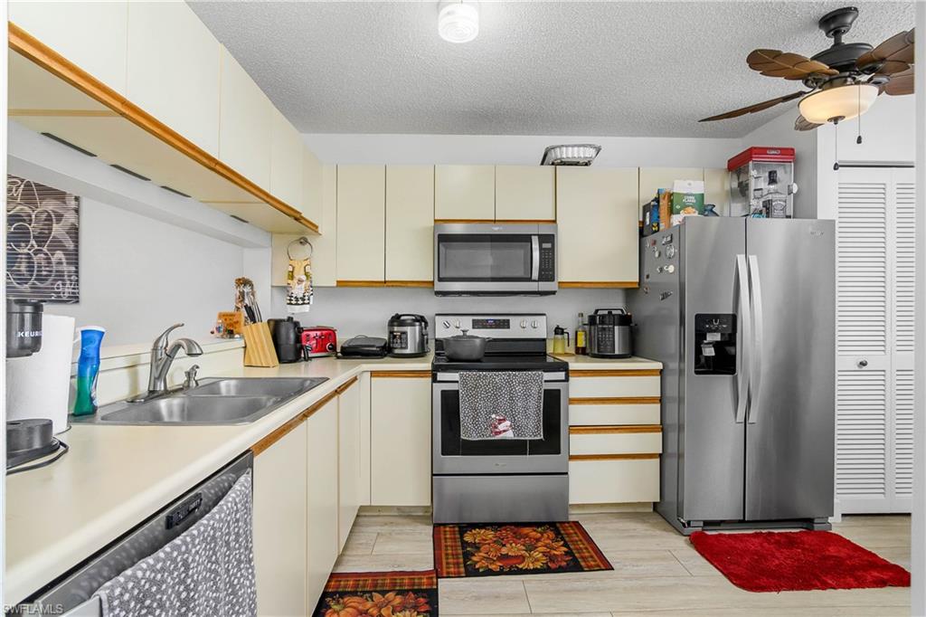 3012 Sandpiper Bay Cir # D301 Property Photo 28