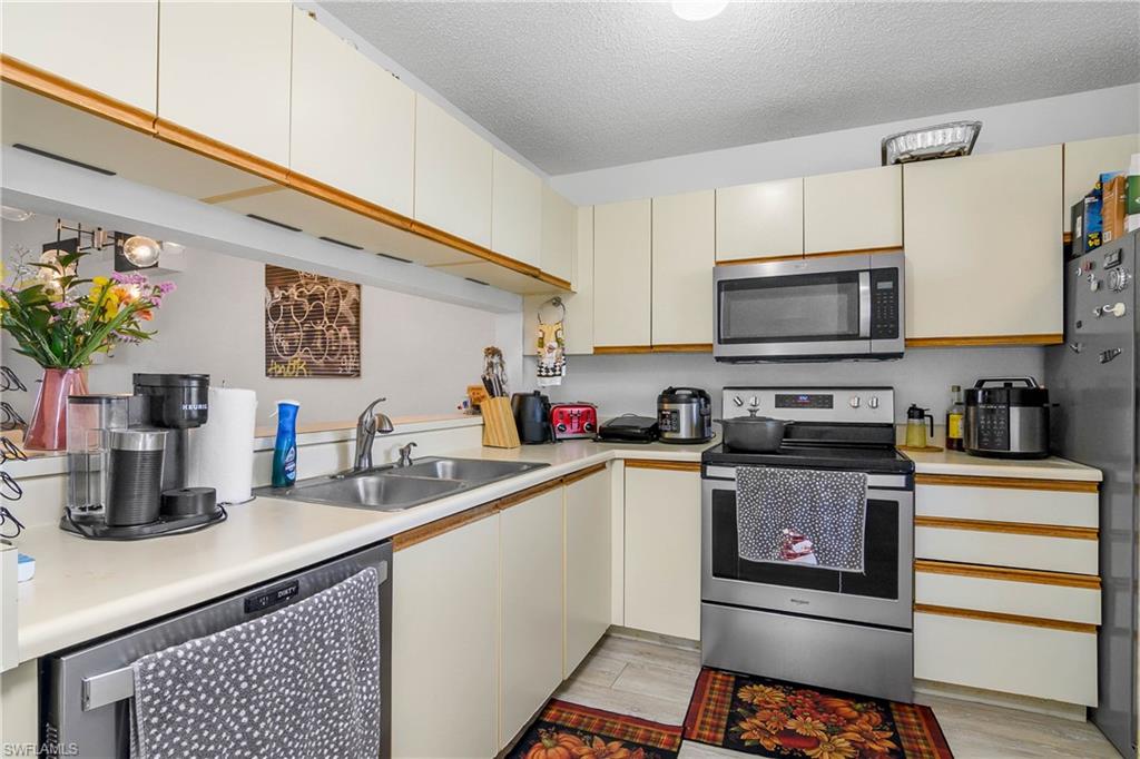 3012 Sandpiper Bay Cir # D301 Property Photo 29
