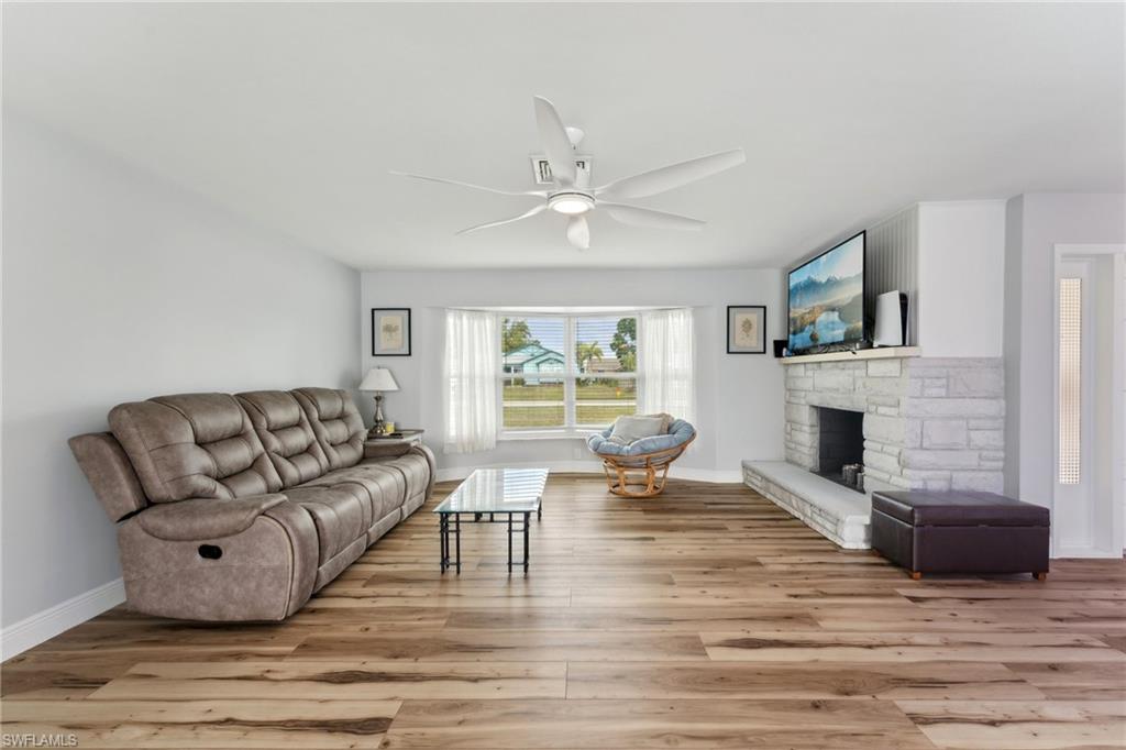 2084 Coral Point Dr Property Photo 5