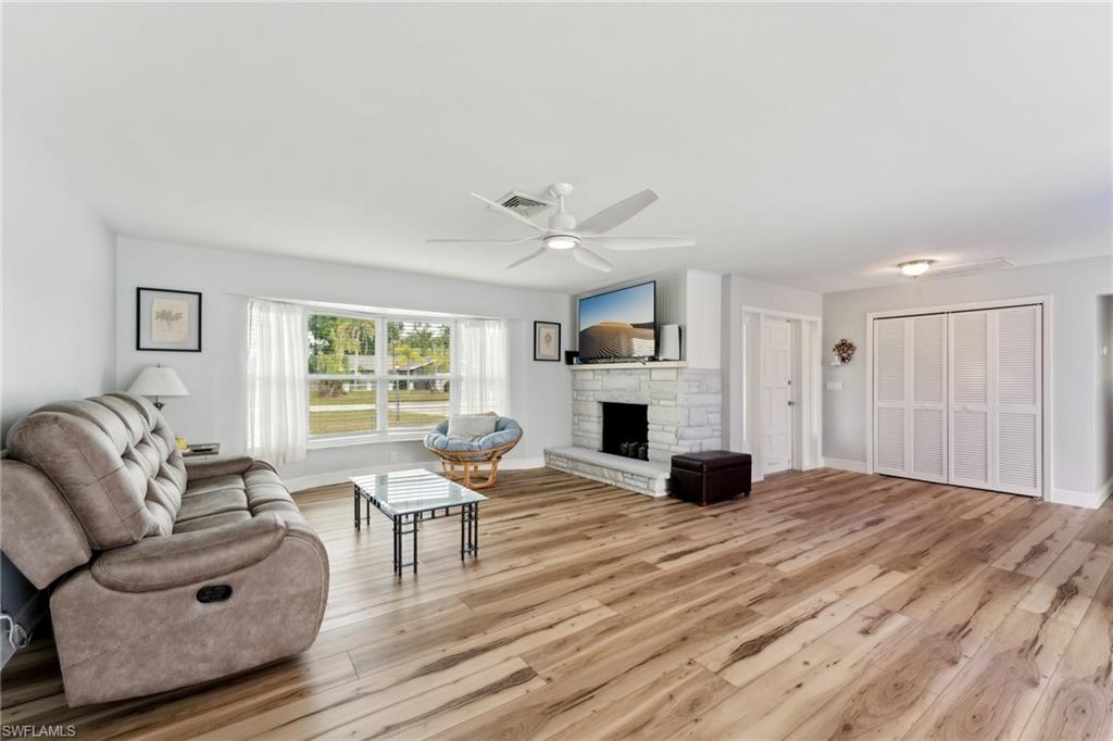 2084 Coral Point Dr Property Photo 6
