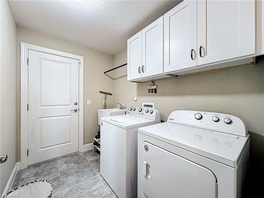 646 Ne 5th Pl Property Photo 12