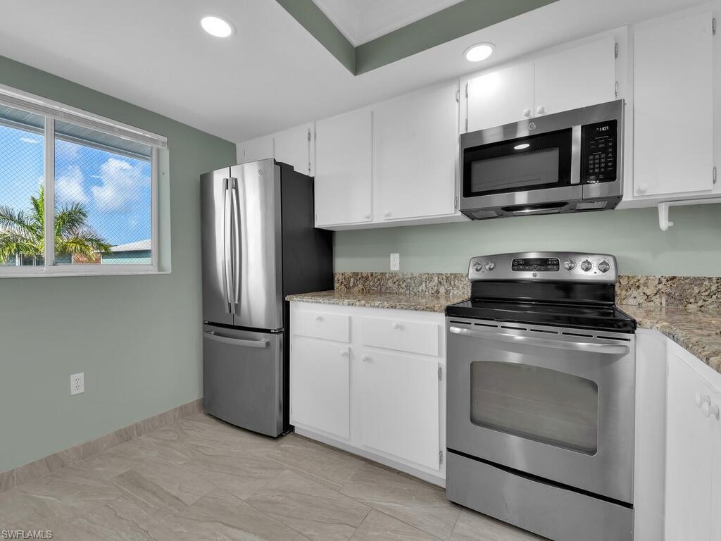 140 Cypress Way E # 606 Property Photo