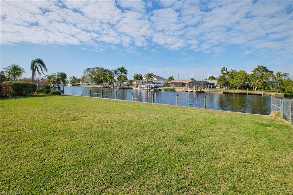2113 W Tobago Cir Property Photo 2