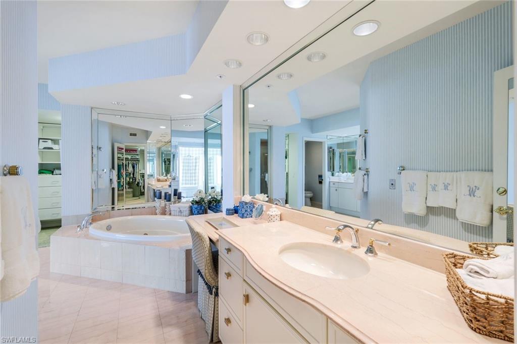 8231 Bay Colony Dr # 903 Property Photo 33