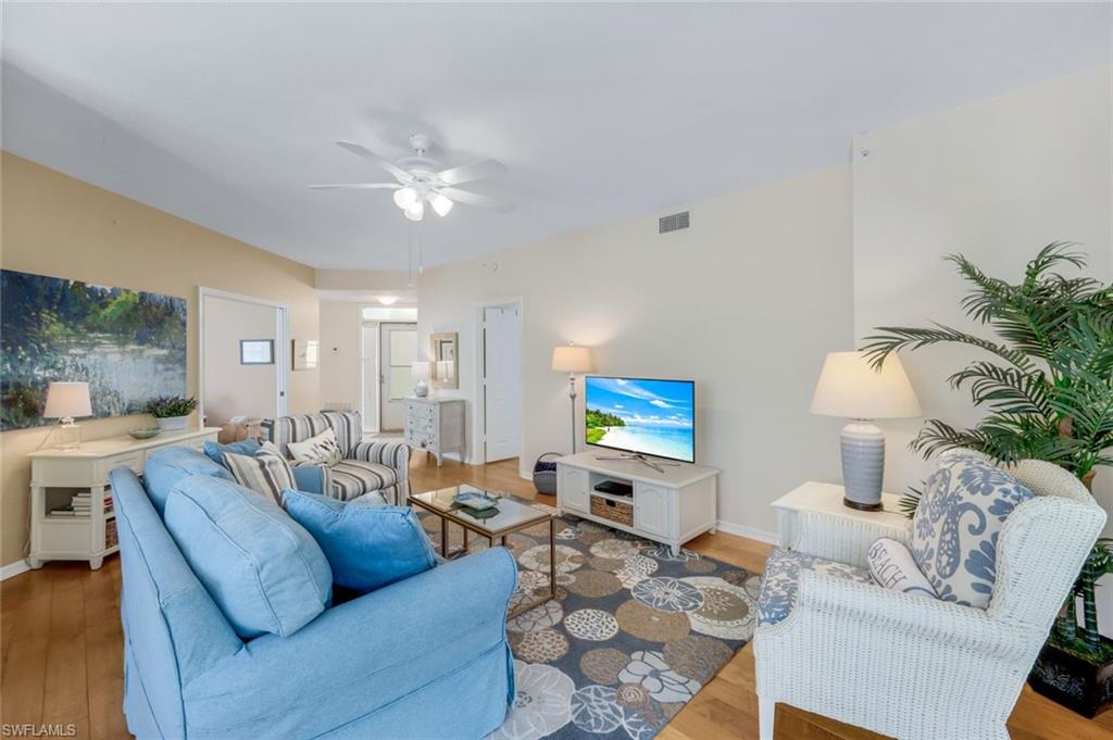 77 Silver Oaks Cir # 104 Property Photo 8