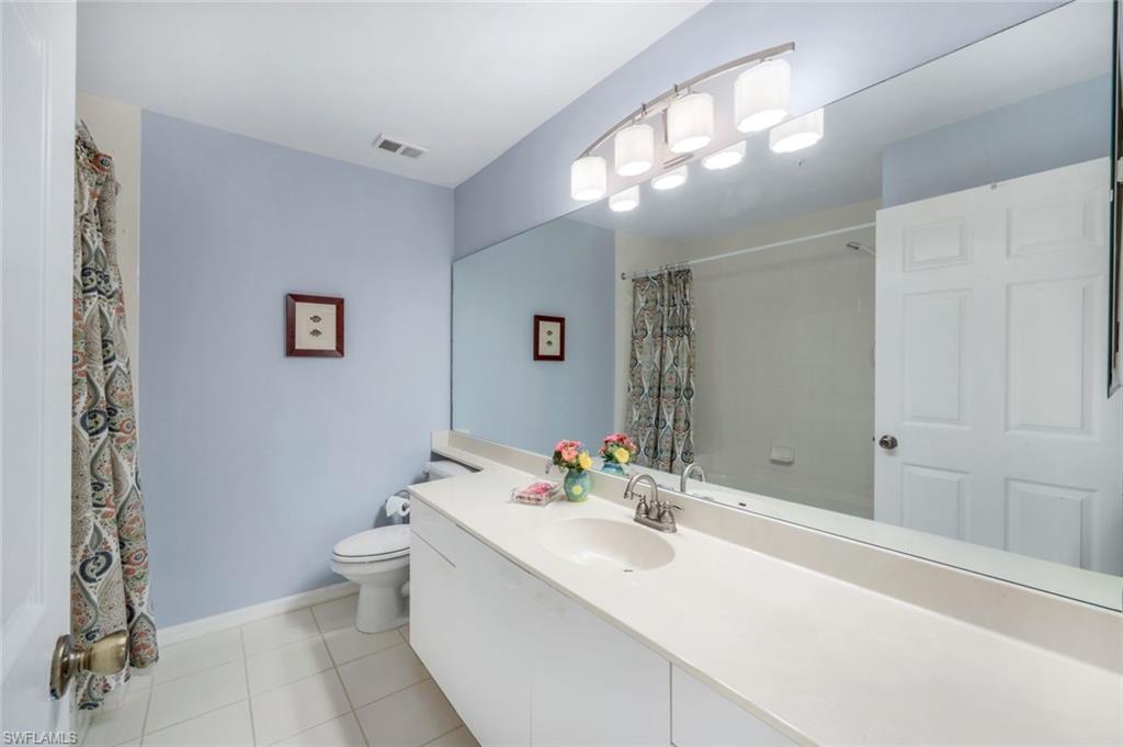77 Silver Oaks Cir # 104 Property Photo 23