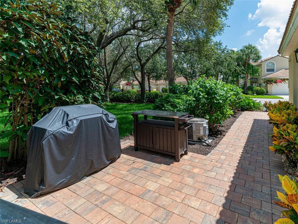 77 Silver Oaks Cir # 104 Property Photo 35