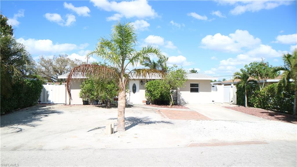 2201 Coronet St Property Photo 2