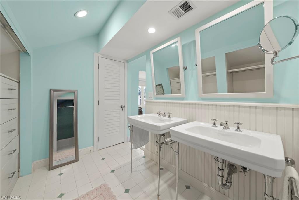 16813 Captiva Dr Property Photo 22