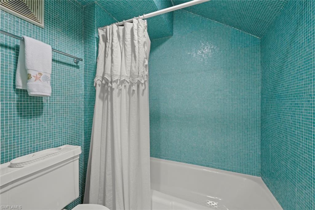 16813 Captiva Dr Property Photo 23