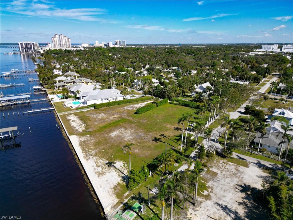 1301 Poinciana Ave Property Photo 3