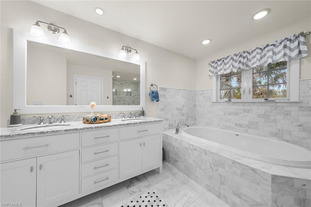 2596 Roosevelt Pl Property Photo 20