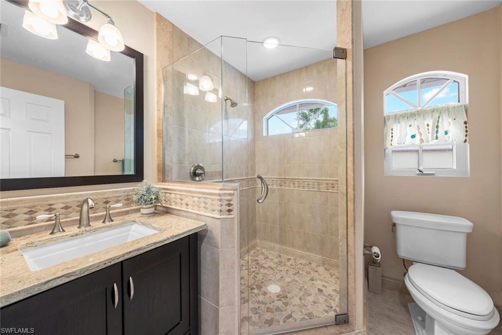 2596 Roosevelt Pl Property Photo 24
