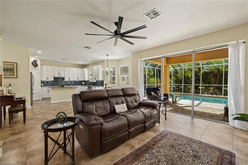 8840 Paseo De Valencia St Property Photo 9