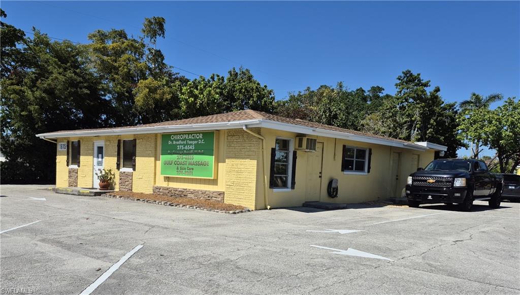 1615 Colonial Blvd Property Photo 1