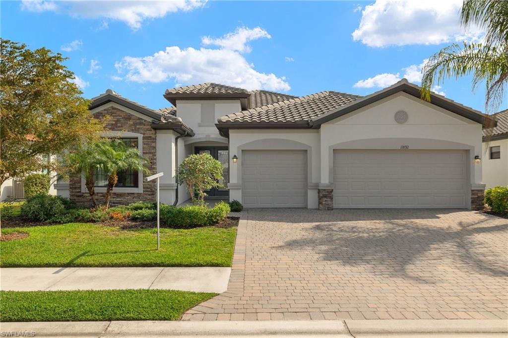11892 Hickory Estate Cir Property Photo