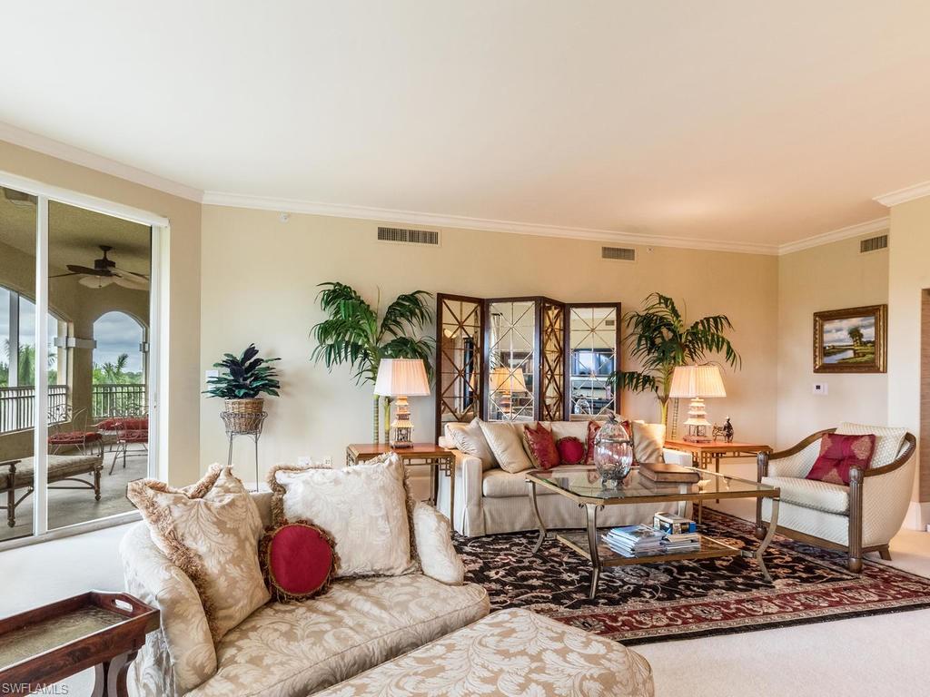 2728 Tiburon Blvd E # 503 Property Photo 6