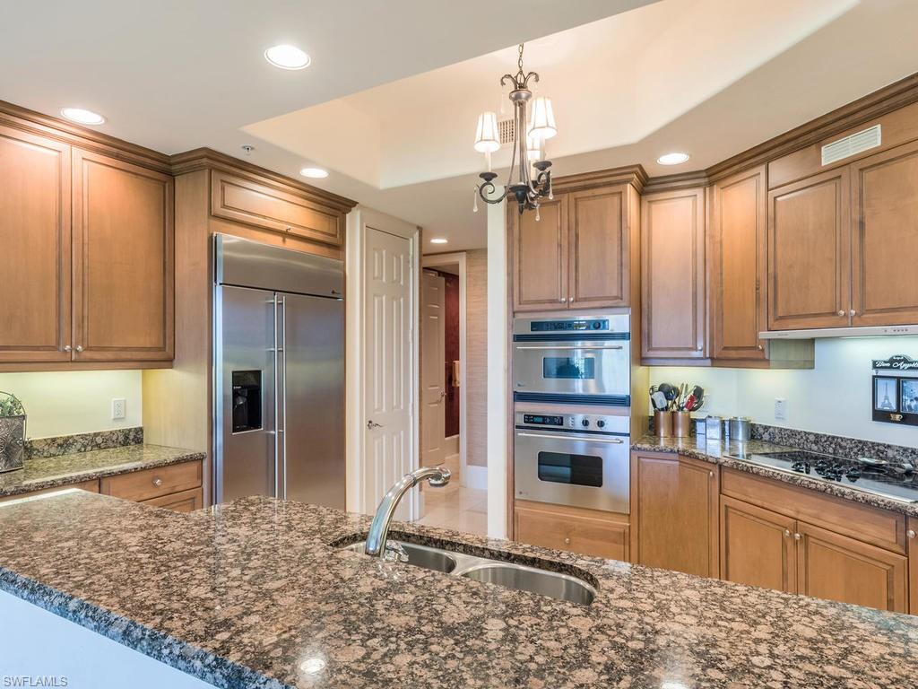 2728 Tiburon Blvd E # 503 Property Photo 15