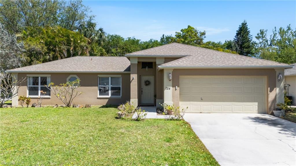 724 Grove Dr Property Photo