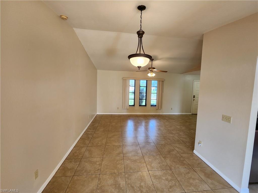 2213 Se 8th Pl Property Photo 5