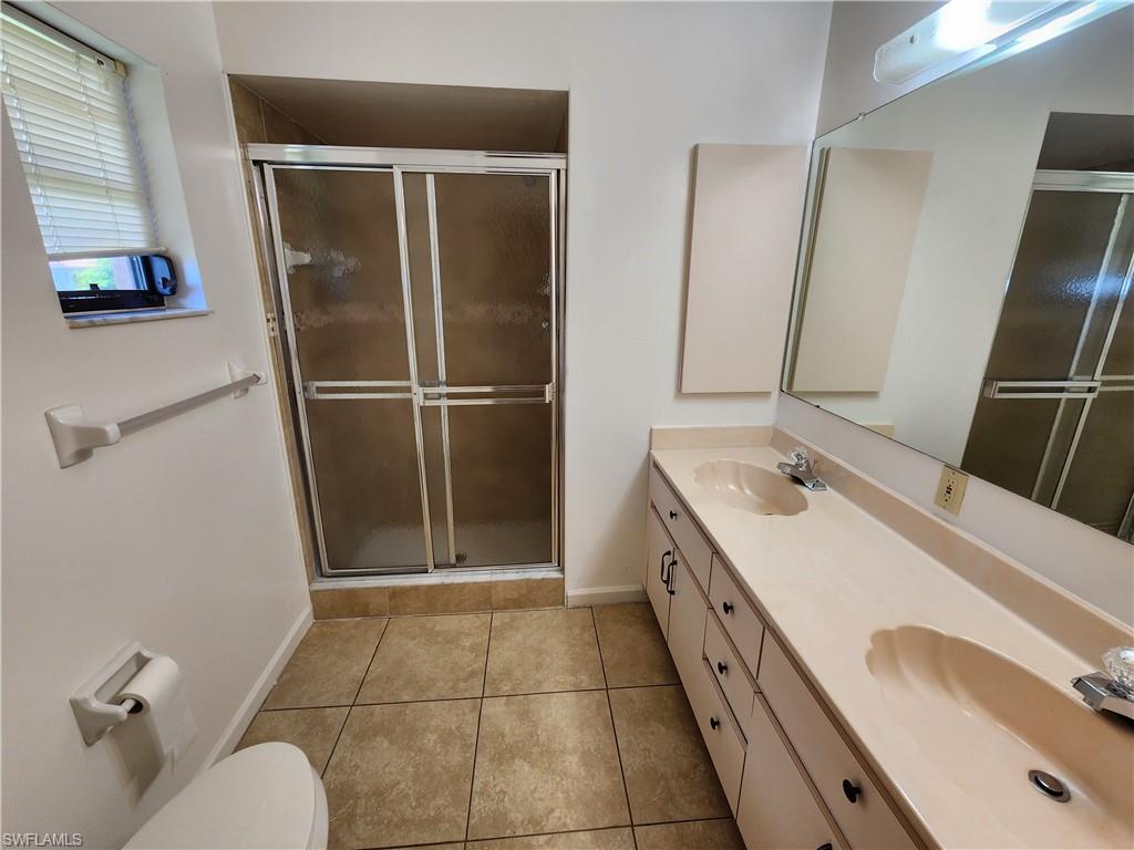 2213 Se 8th Pl Property Photo 9