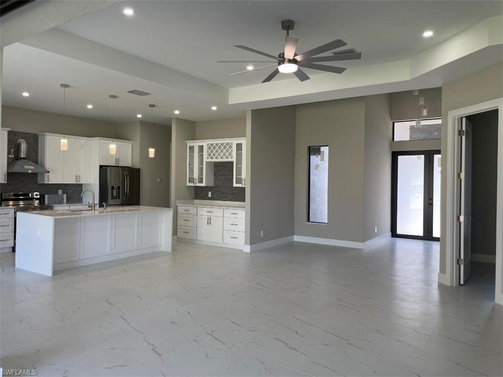 725 Monterey Ave Property Photo 3