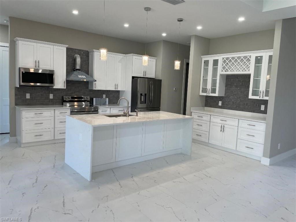 725 Monterey Ave Property Photo 7