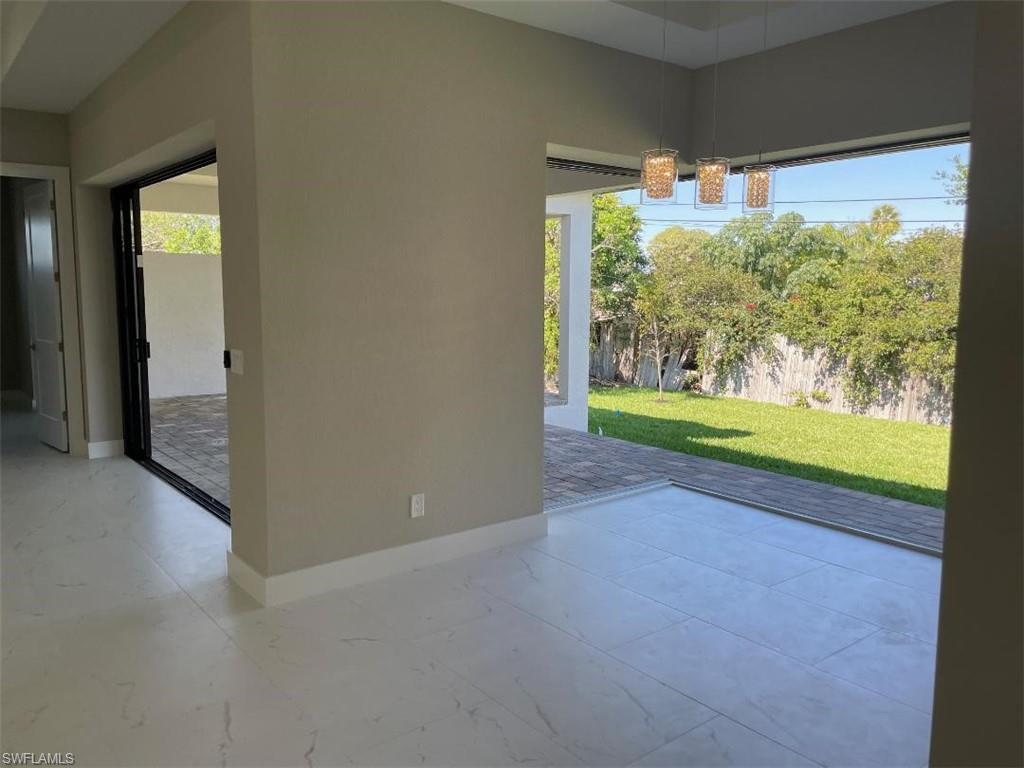 725 Monterey Ave Property Photo 11