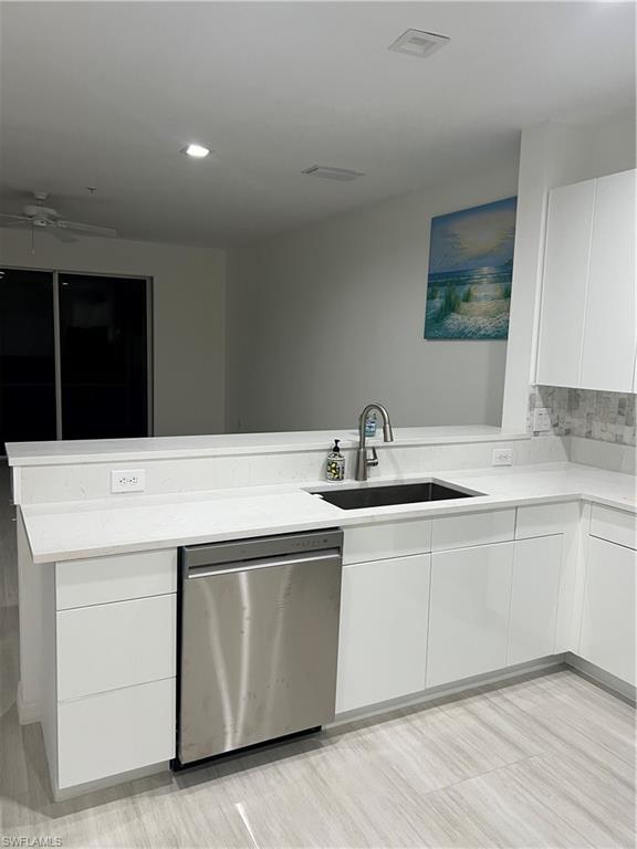 827 Hampton Cir # 146 Property Photo 13