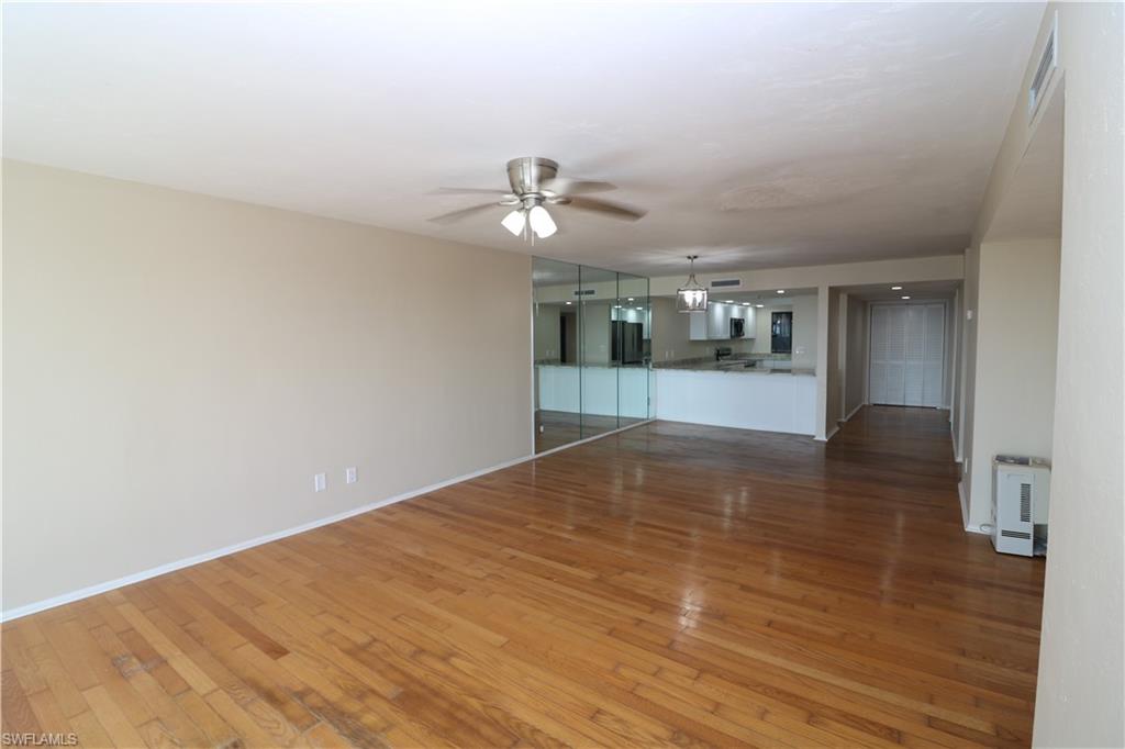 5260 S Landings Dr # 1302 Property Photo 5