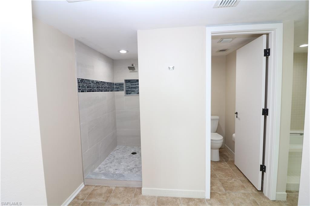5260 S Landings Dr # 1302 Property Photo 11