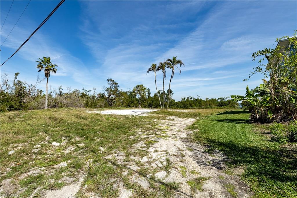 5966 Cove St Property Photo 5