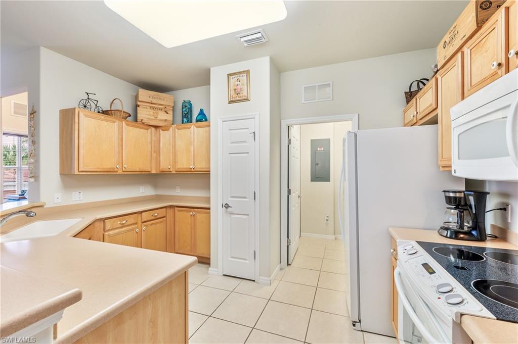 11751 Pasetto Ln # 202 Property Photo 4