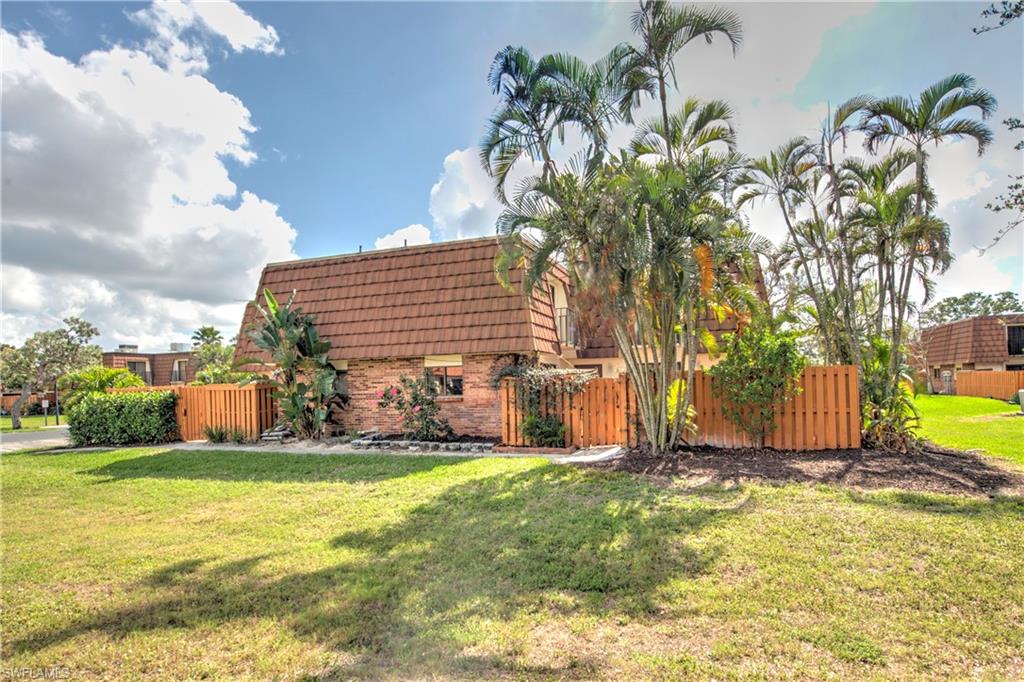 1442 Park Shore Cir # 4 Property Photo 1