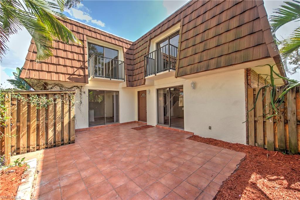 1442 Park Shore Cir # 4 Property Photo 6