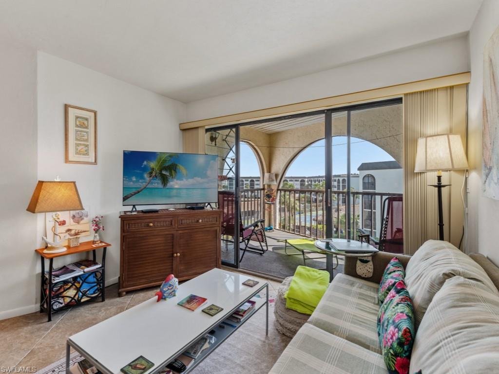 1027 Anglers Cv # B501 Property Photo 4