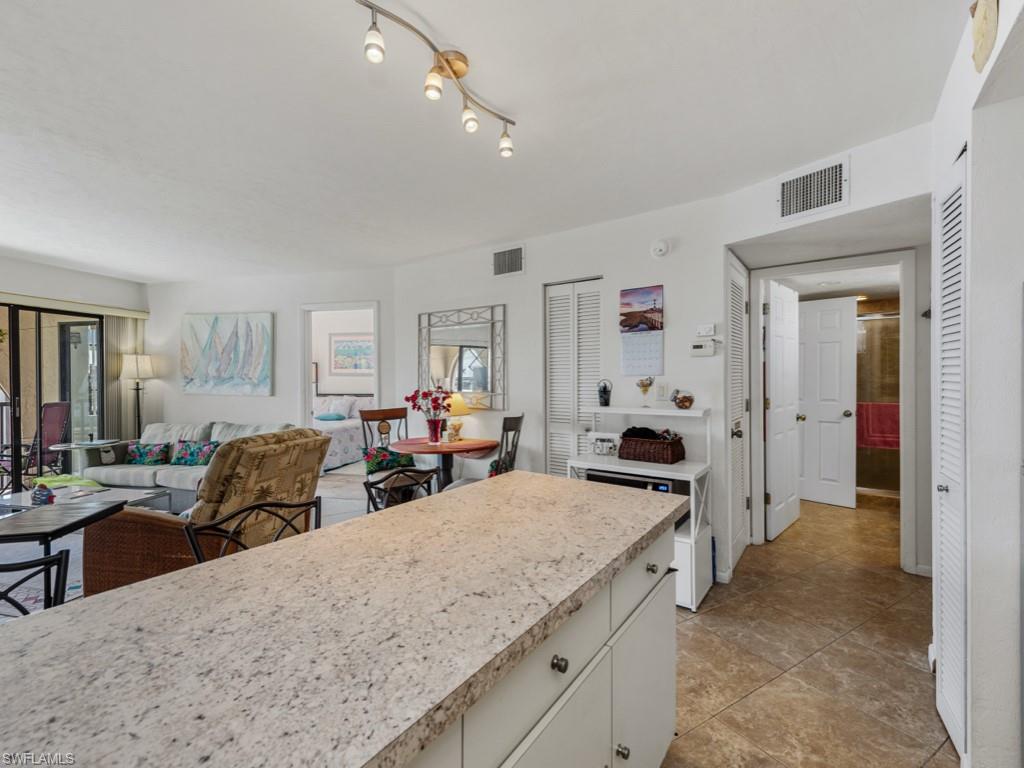 1027 Anglers Cv # B501 Property Photo 6