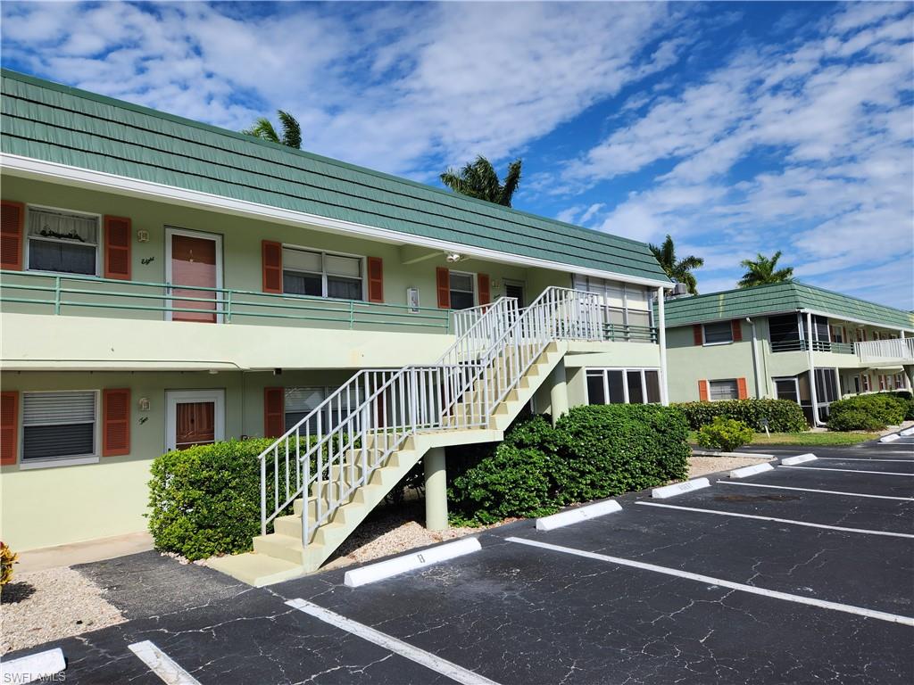 300 Valley Stream Dr # 5 Property Photo
