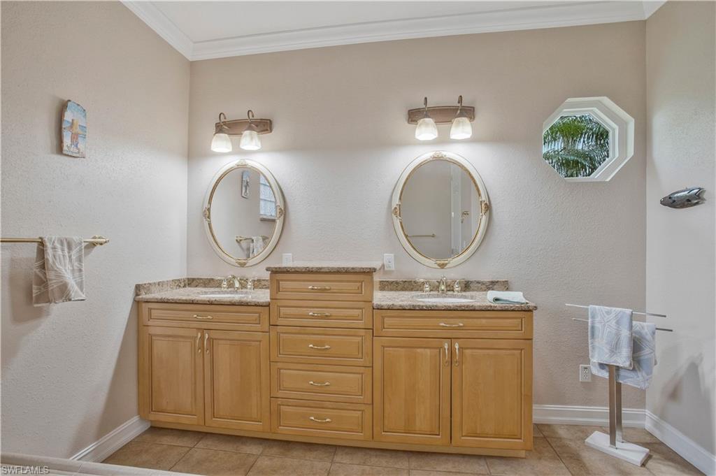 11879 King James Ct Property Photo 17