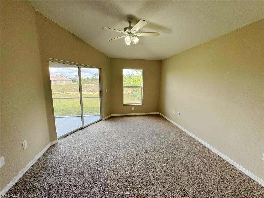 5048 Benton St Property Photo 6