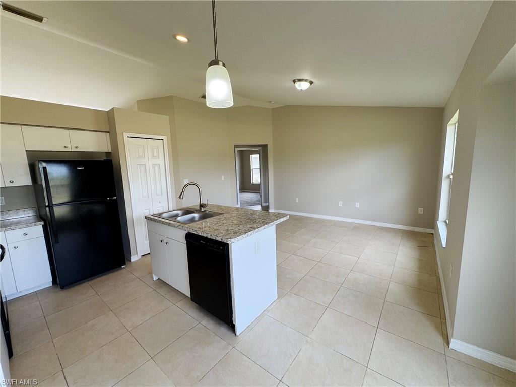 5048 Benton St Property Photo 8