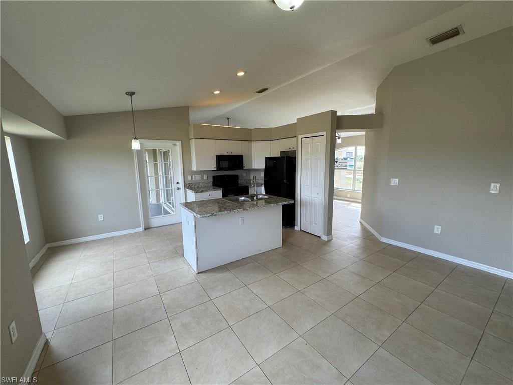 5048 Benton St Property Photo 9