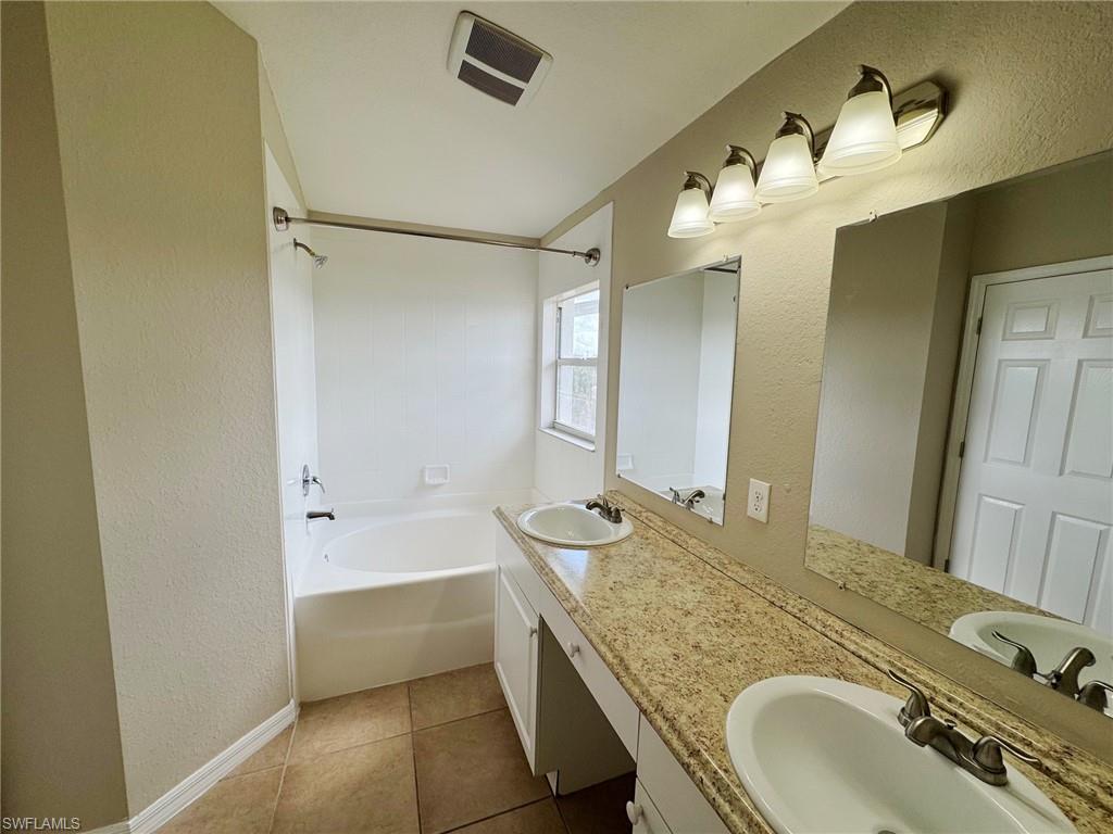 5048 Benton St Property Photo 13