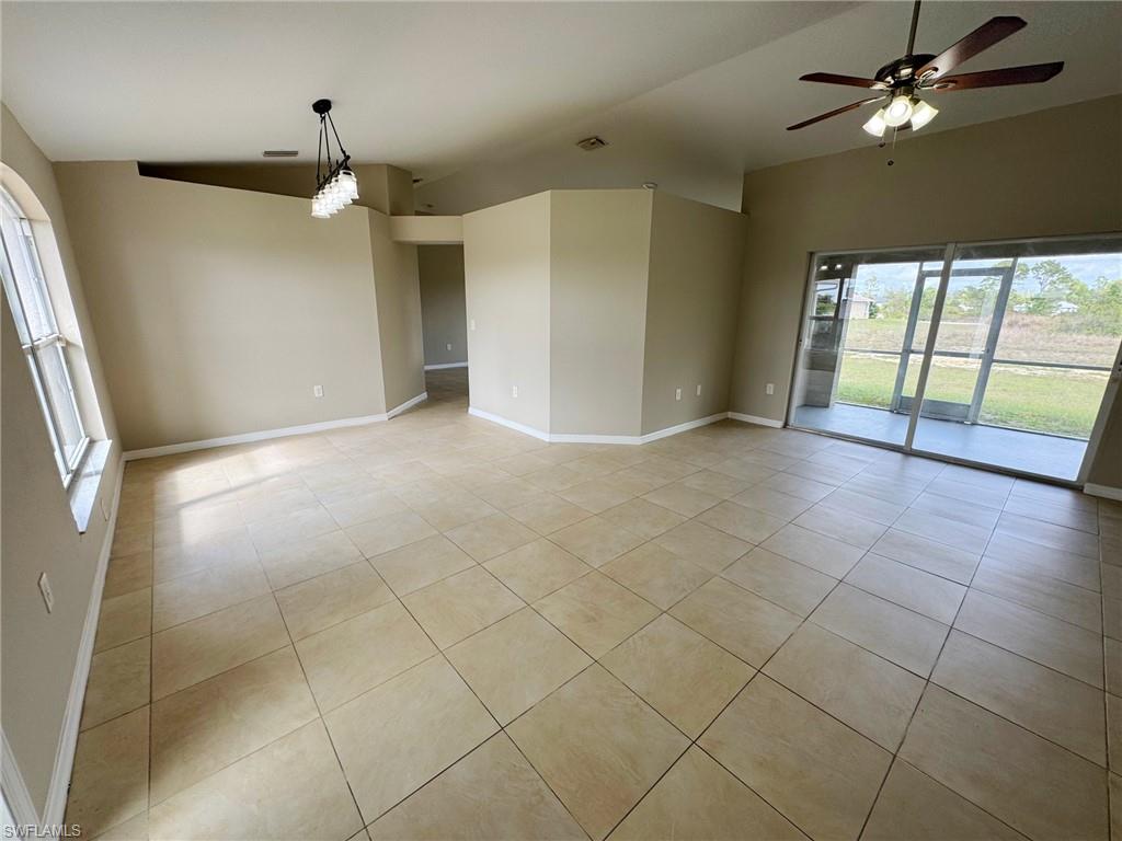 5048 Benton St Property Photo 17