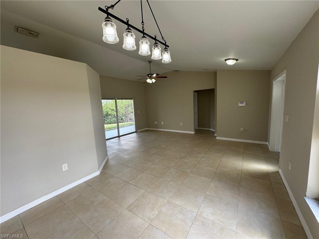 5048 Benton St Property Photo 18