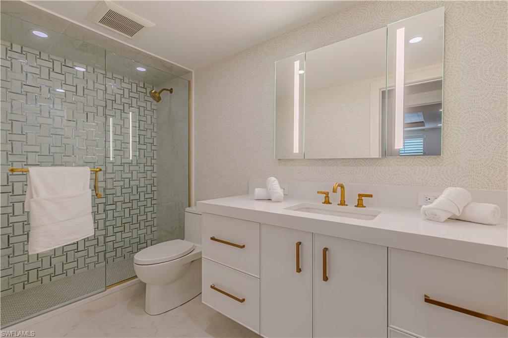320 14th Ave S # 320e Property Photo 15